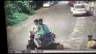 Caught on camera! CCTV footage of thieves snatching mobile phone at Calangute.