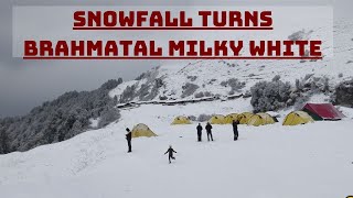 Snowfall Turns Brahmatal Milky White In Uttarakhand | Catch News