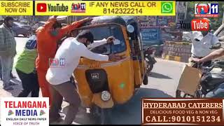 LOCAL AUTO WALA HULCHAL AT BALKAMPET, AUTO OVERTURNS AFTER HITTING A DIVIDER AT HIGH SPEED