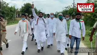UP Congress अध्यक्ष लल्लू मिश्रा पत्रकार रतन सिंह के हत्यारों को पकड़ने के लिए किया प्रदर्शन