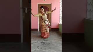 Bihu dance by Liza Bhuyan