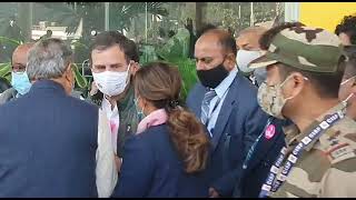 Shri Rahul Gandhi and Smt. Priyanka Gandhi arrive at Lucknow Airport