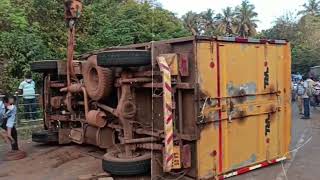 #Accident | Truck falls on its side after driver loses control at Bandora