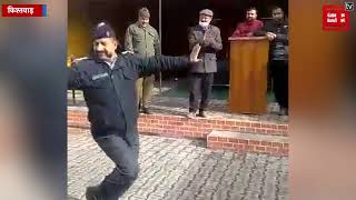 ट्रैफिक पुलिस कर्मी का यह लोक नृत्य हो रहा वायरल, गणतंत्र दिवस के मौके पर दी थी प्रस्तुति