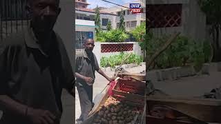 The price of onion is 100 rupees ... Kenyan habsi vegetable grower speaks Gujarati