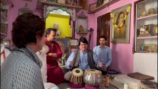 प्रियंका गांधी जी ने बनारस घराने के गायन, वादन और कथक की तीनों पीठों पर सिर नवाया और कला को समझा