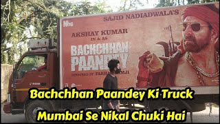 Bachchhan Paandey Ki Promotional Truck Mumbai Se Nikal Chuki Hai, Jald Se Jald Khich Lo Selfie
