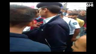 शिमला में पुलिसकर्मी का कॉलर पकड़ा और...