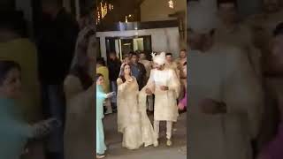 Ranbir Kapoor pulls Alia Bhatt close to him during rituals  magical wedding, आलिया-रणबीर की शादी