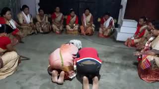 বিহুৰ আশীৰ্বাদ কেনেদৰে দিয়া হয় চাওক || Blessings in Bihu