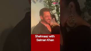 Shehnaaz gill kissing salman khan #shorts #salmankhan #shehnaazgill
