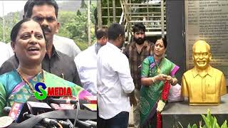 Konda Surekha Visits Vijayawada YSR Statue | Konda Movie | s media