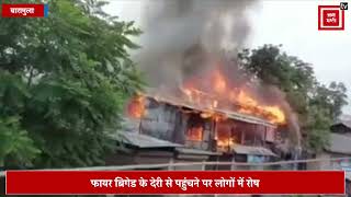 बारामुला में आग का तांडव, 2 बेकरी की दुकानें, 4 गोदाम जलकर राख