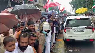 Large crowds gather despite heavy rain to welcome Shri Rahul Gandhi at Mattannur, Kannur,  Kerala