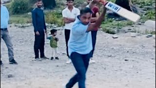 Kashmir Mai Pather Ka Maidan Aur Cricket:Putwari Langate Mai Khiladi Pareshan.