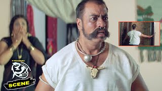 SS Rajamouli Sye Kannada Movie Scenes | Pradeep Rawat Shocked by Seeing Wall at Main Door
