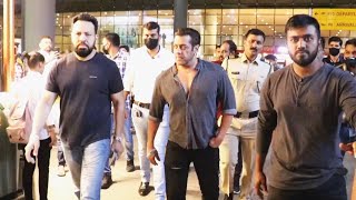 Salman Khan Dikhe Apne Swag Me Mumbai Airport Par, Watch Video