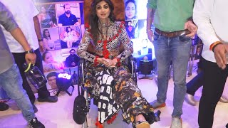 Wheel Chair Par Najar Aayi Shilpa Shetty, Fractured Leg