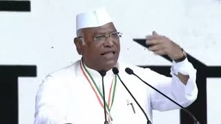 Shri Mallikarjun Kharge addresses the ‘Mehengai Par Halla Bol’ rally at the Ramlila Maidan