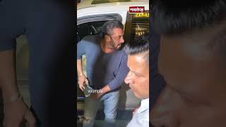 Jeans की Pocket में गिलास छुपाते नजर आये Salman Khan, लोगों ने कुछ यूं दिए Reaction!