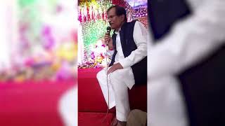 Union Minister Shripad Naik singing abhang at Sarvajanik Ganesh Utsav Mandal Valpoi