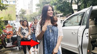 Pregnant Bipasha Basu FIRST Time Spotted With Baby Bump At Bandra