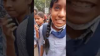 आज फिर.. बिजवासन रोड़ समालका स्कूल के सामने स्कूल की छात्राओं के लिए बस क्यों नहीं रोकते #aa_news