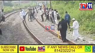 MMTS TRAIN AVERTED AN ACCIDENT IN HYDERABAD, DURING THE JOURNEY TRAIN SUDDENLY STOPPED  LOUD NOISES