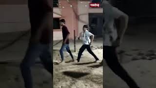 Gujarat में गरबा खेलते समय एक युवक की अचानक मौत