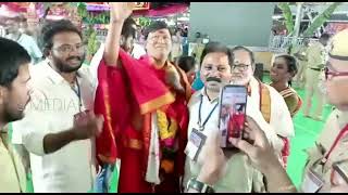 దుర్గమ్మ సన్నిధిలో సినీ నటుడు రాజేంద్రప్రసాద్ | s media