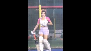 Janhvi Kapoor’s cricket-playing skills go viral