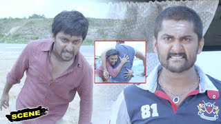 Middle Class Huduga Kannada Scenes | Nani Face Off With His Look Like Person Who is a Cheater