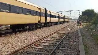 Insta FB etc. के वीडियो बनाते हुए 3 लड़के ट्रेन से क*टे, Badali Railway Station Delhi