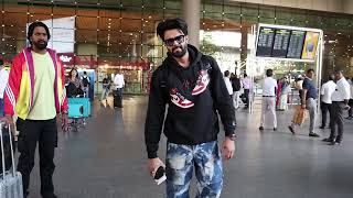 Manish Paul Back From Filmfare Me Awards Dubai Spotted At Mumbai Airport