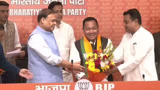 Four MLAs from Meghalaya #JoinBJP at party headquarters in New Delhi.