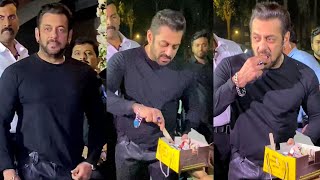 Salman Khan Birthday Celebration With Sonakshi Sinha, Walusha D'souza & Many Celebs