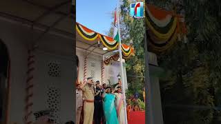 జాతీయ పథకాన్ని ఎగరవేసిన గవర్నర్ తమిళిసై సౌందరరాజన్ | #telangana #governor #ytshorts | Top Telugu TV
