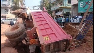#Shocking- Road caves-in at St Inez, truck loaded with laterite stone goes inside. 4 injured