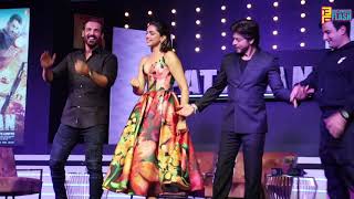 #ShahrukhKhan #DeepikaPadukone #JohnAbraham LIVE Dance On Jhoome Jo Pathaan Song