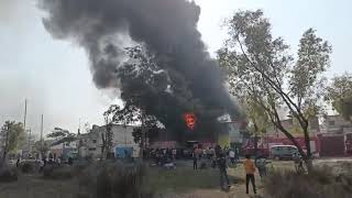 #Bareilly : #परसाखेड़ा पेंट फैक्ट्री में लगी भीषण आग देख फैली दहशत