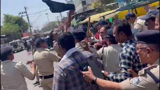शिवराज हमसे डरता है पुलिस को आगे करता है, युवक कांग्रेस के नेता गिरफ्तार, खंडवा में प्रदर्शन