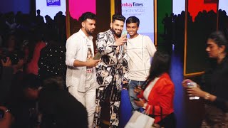 Stage Par Hi Fans Ne Ghera Shiv Thakare Ko | Bombay Times Fashion Week 2023