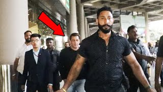 High Security Ke Sath Dikhe Salman Khan, Spotted At Airport Arrival