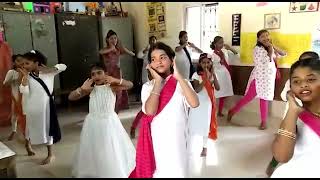 Mandrem MLA Jit Arolkar organized a dance workshop for the Primary School children in Arambol
