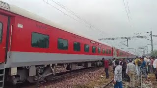 प्रेम नगर किराड़ी, दो लोग ट्रेन से क*ट गए, Prem Nagar Kirari