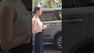 Manushi Chillar Spotted In Airport With Hot Dress | Manushi Chillar Bollywood Actress