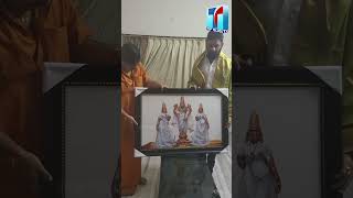 కొడాలి  నానిని ఆశీర్వదించిన వేణు స్వామి | Astrologer Venu Swamy Blessed Kodali Nani | Top Telugu TV