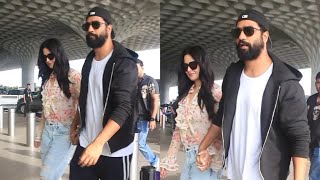 Vicky Kaushal and Katrina Kaif Spotted At Mumbai Airport