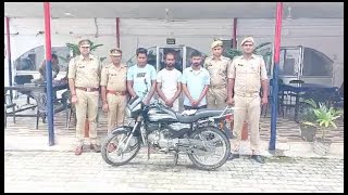 मीरापुर पुलिस ने पकडे तीन बाईक चोर, मोटरसाइकिल और चाकू बरामद