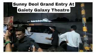 Sunny Deol Grand Entry In Car At Gaiety Galaxy Theatre In Mumbai To See Gadar 2 Audience Reaction